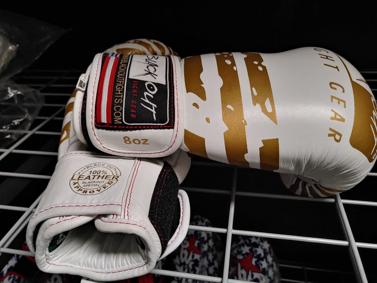 8oz Junior training glove.